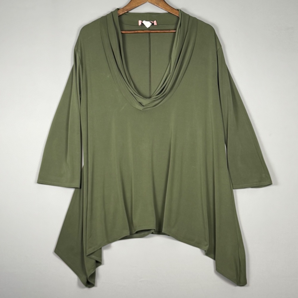 C'est La Vie Tunic Women 1X Olive Green Excellent Boho Sharkbite Cowl Neck